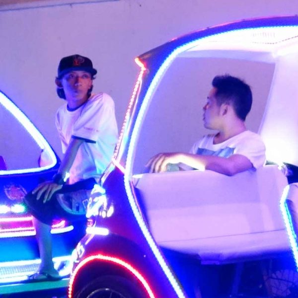 City Walk: Alun-Alun