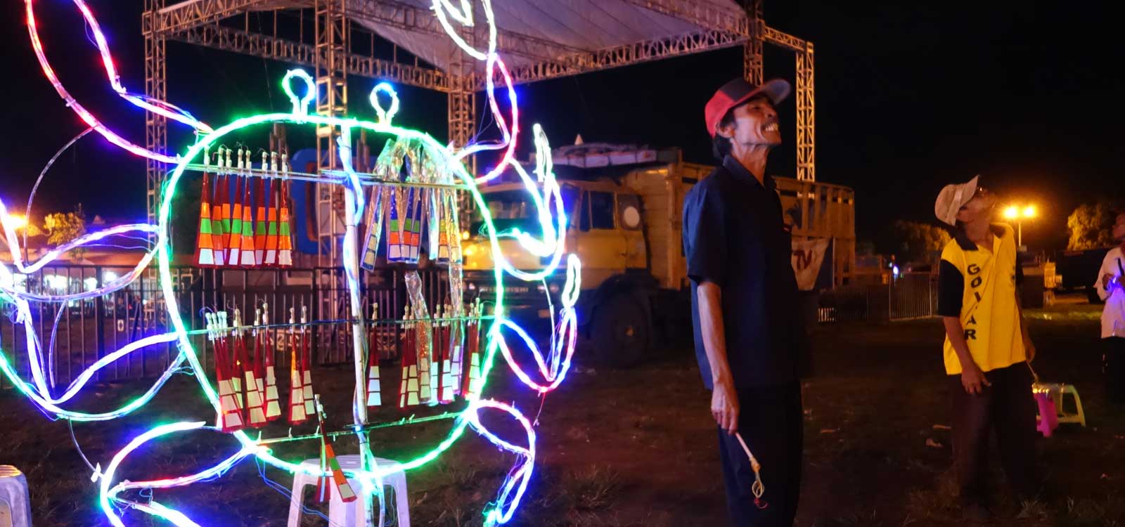 City Walk: Alun-Alun